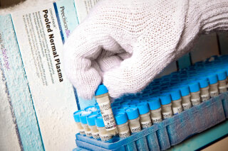 Plasma déficient en FVIII avec vWF humain, liquide